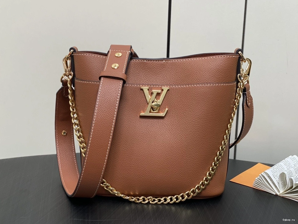 12CM x x VUITTON 20.5 LOUIS 20 - Walk and Lock 0817